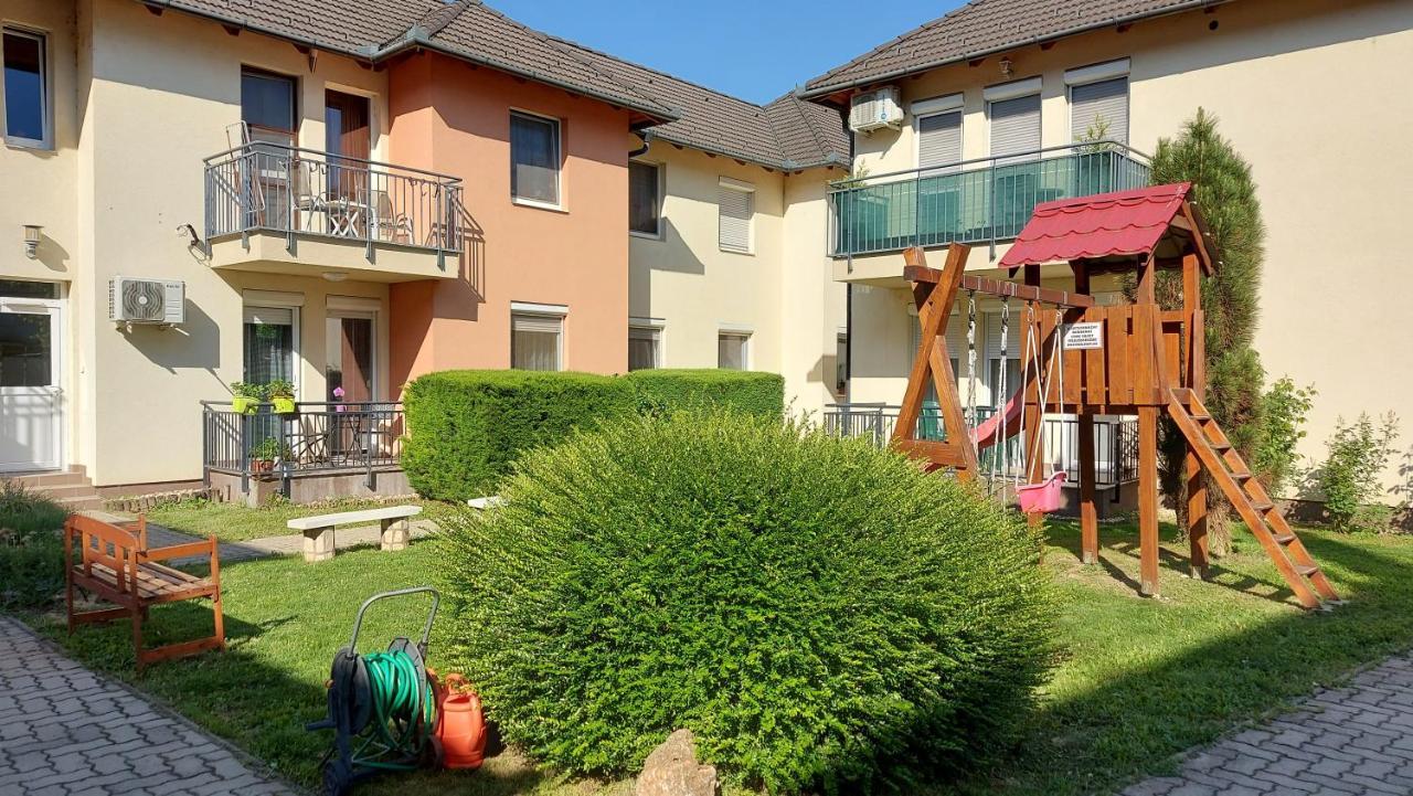 Amulett Suite Apartment Hajdúszoboszló Zewnętrze zdjęcie